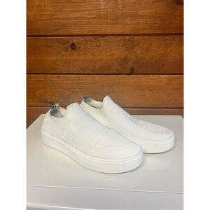 Steve Madden BEALE Sz 8.5 White  Knit Fabric Slip On Shoes